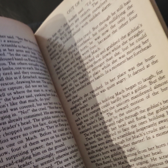 Out of Phaze by Piers Anthony (Book 4 – Apprentice Adept Series) - Picture 3 of 3